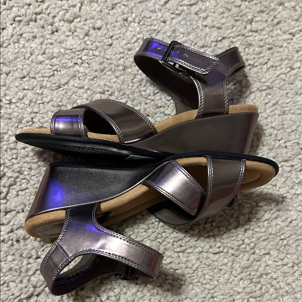 Clarks Women's Metallic Gun Metal Sandals - Picture 3 of 8